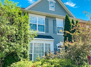 2169 Armitage Ct, Woodbridge, VA 22191