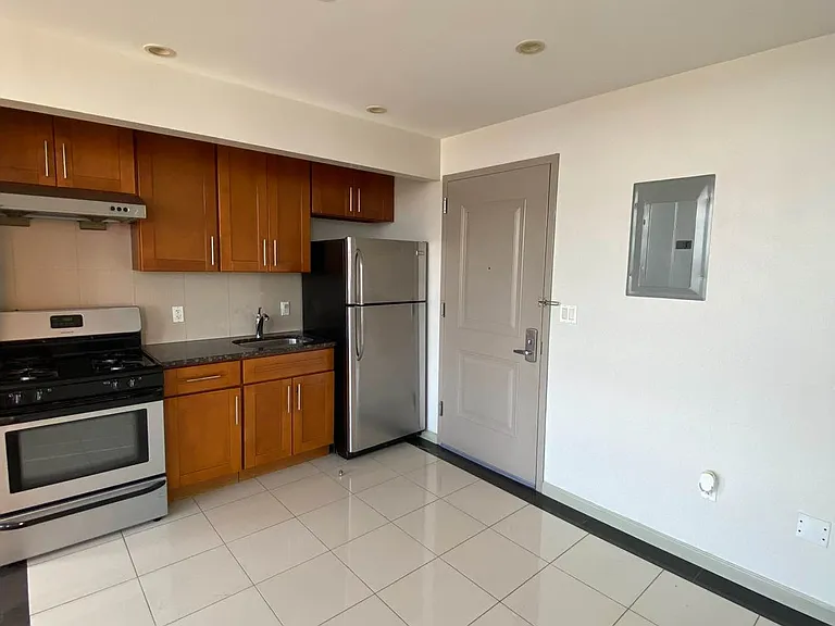 3120 Corlear Ave #1002 — Photo 8