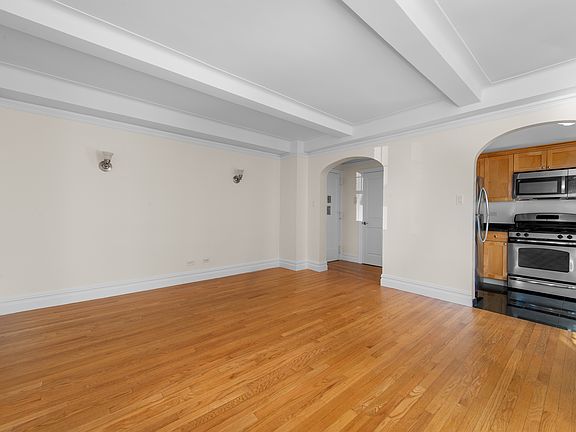 4th image of 95 Christopher St APT 12J