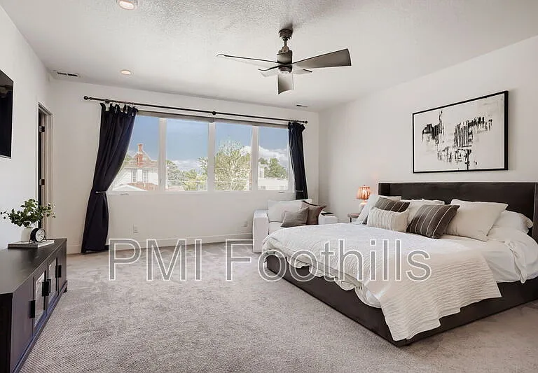 2740 Hazel Ct — Photo 12