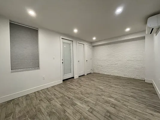 Rented by Compass | media 48