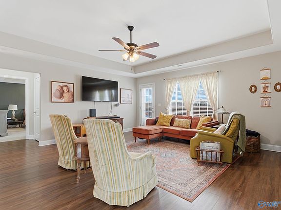 5th image of 233 Olde Dogwood Trl