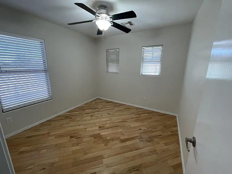 40411 W Helen Ct — Photo 17