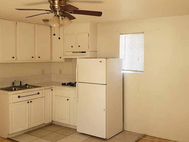 3226 Newton Ave #1/2-A — Photo 3