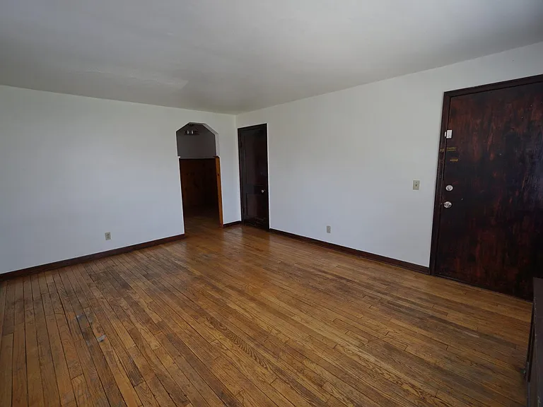 2633 Park Ave #4 — Photo 3