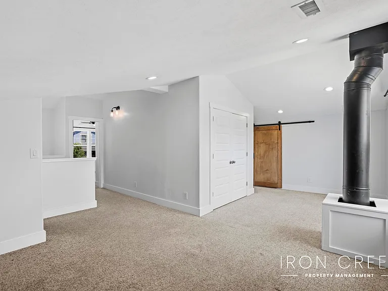 409 W Ada St — Photo 24