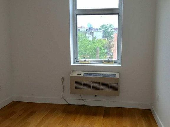 4th image of 1222 30th Ave APT 3K
