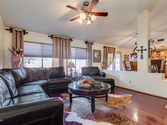 4th image of 1334 E Cactus Bloom Way