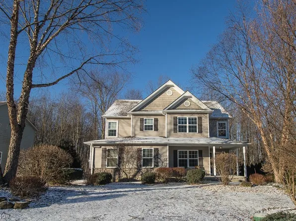 8340 Raleigh Pl, Concord Township, OH 44077