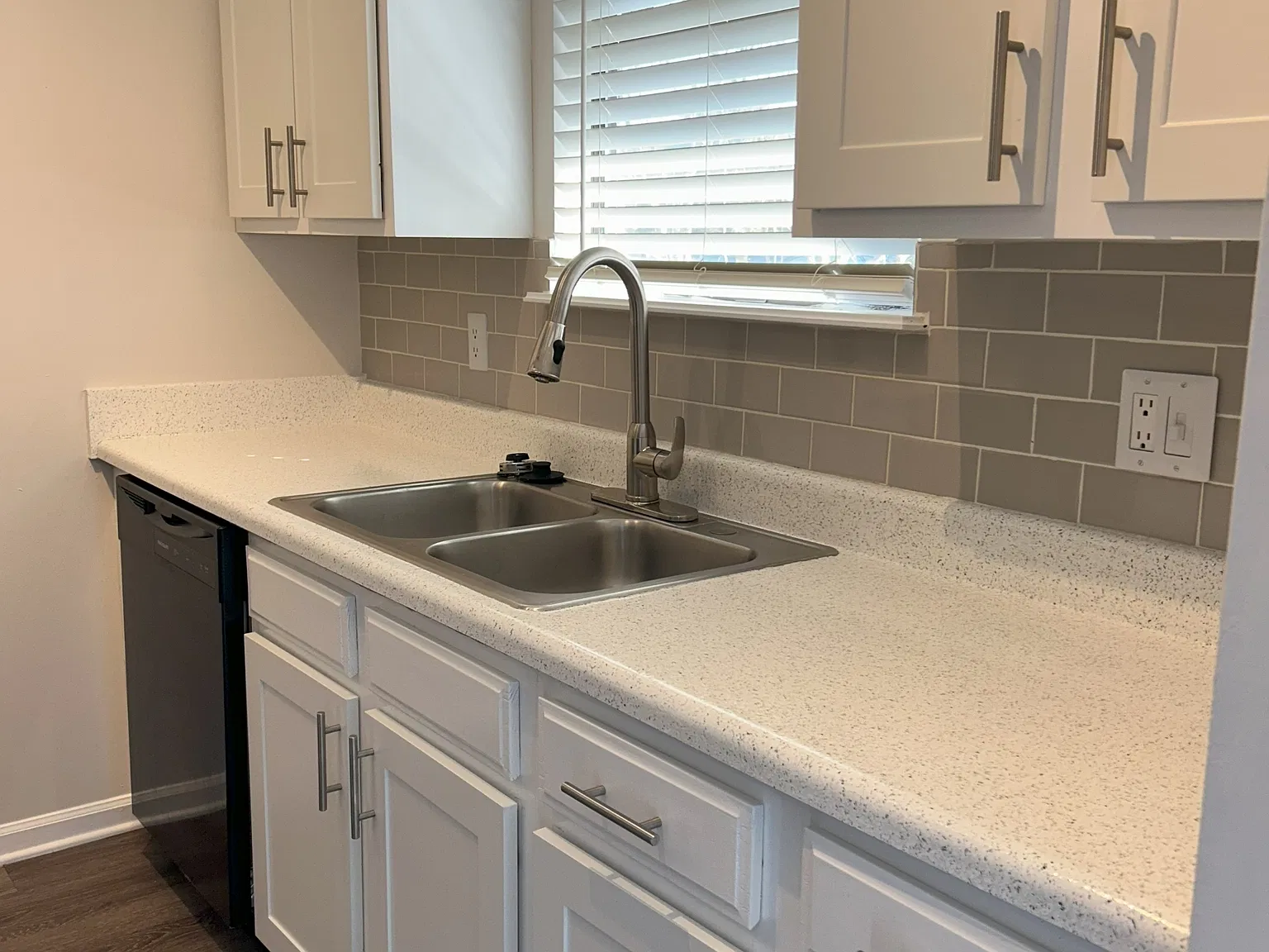 1288 Jefferson Ave — Photo 3