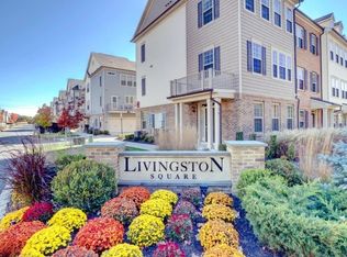 33 Ambrosia Ct, Livingston, NJ 07039