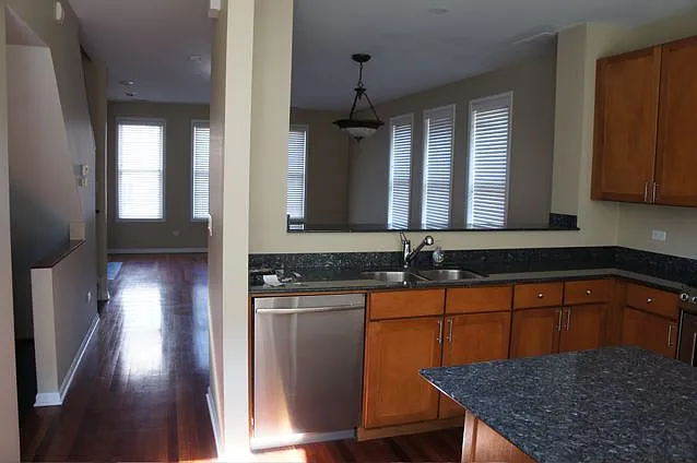 1000 N Crosby St — Photo 3