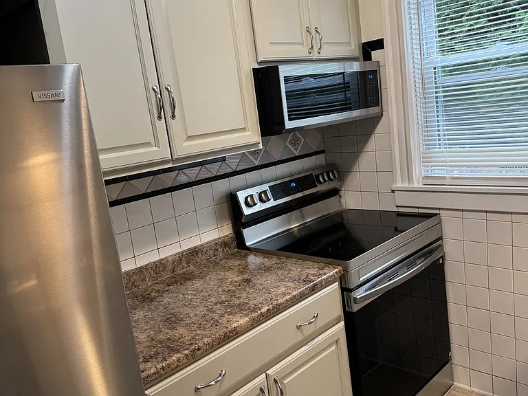 7 Whitwell Ave #1 — Photo 7