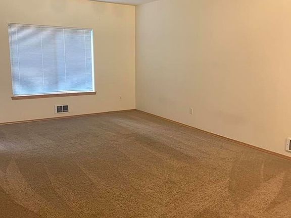 5th image of 1521 NE 148th St APT 102
