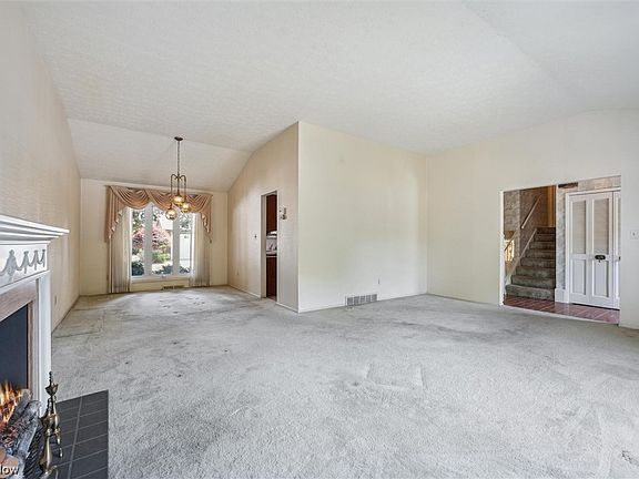 5th image of 22671 Briscoe Dr