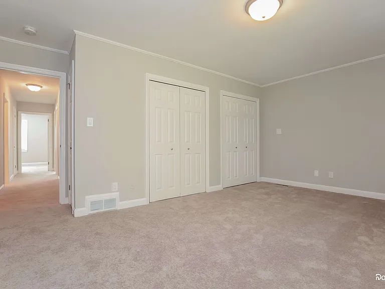 709 Huntington Dr — Photo 12
