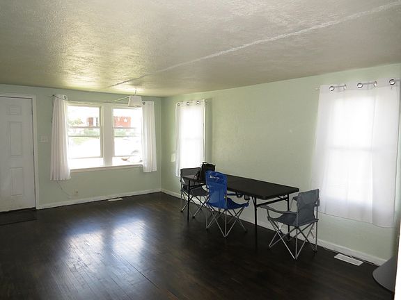 3rd image of 129 W Broadway St