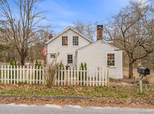 29 Cherry St, Sandy Hook, CT 06482