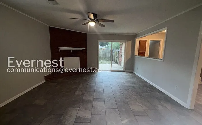 8474 Charleston Dr — Photo 10