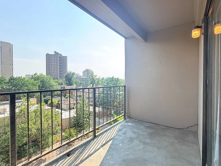 1433 N Williams St #602 — Photo 22