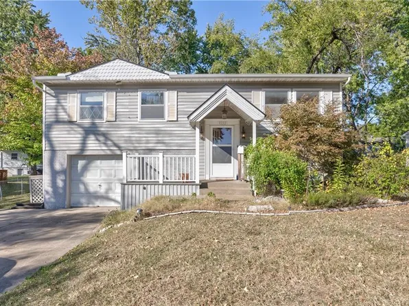 9222 W 101st St, Overland Park, KS 66212