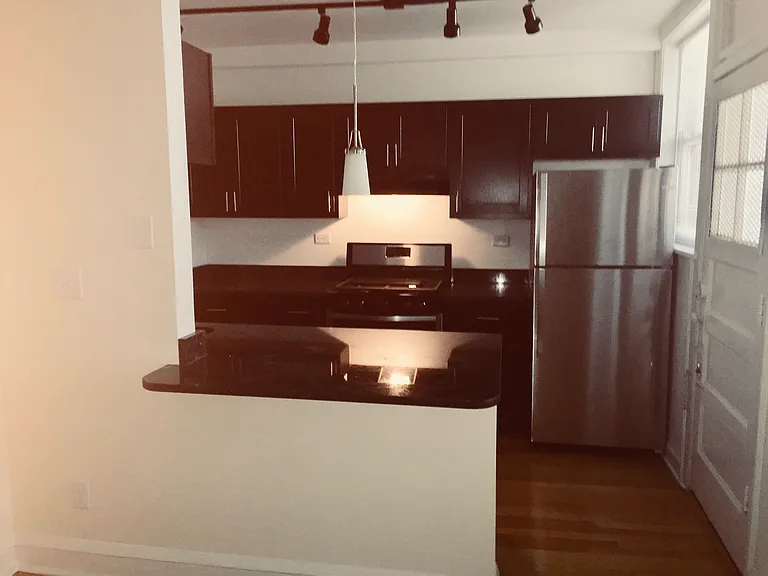 1902 W Berteau Ave #3 — Photo 19