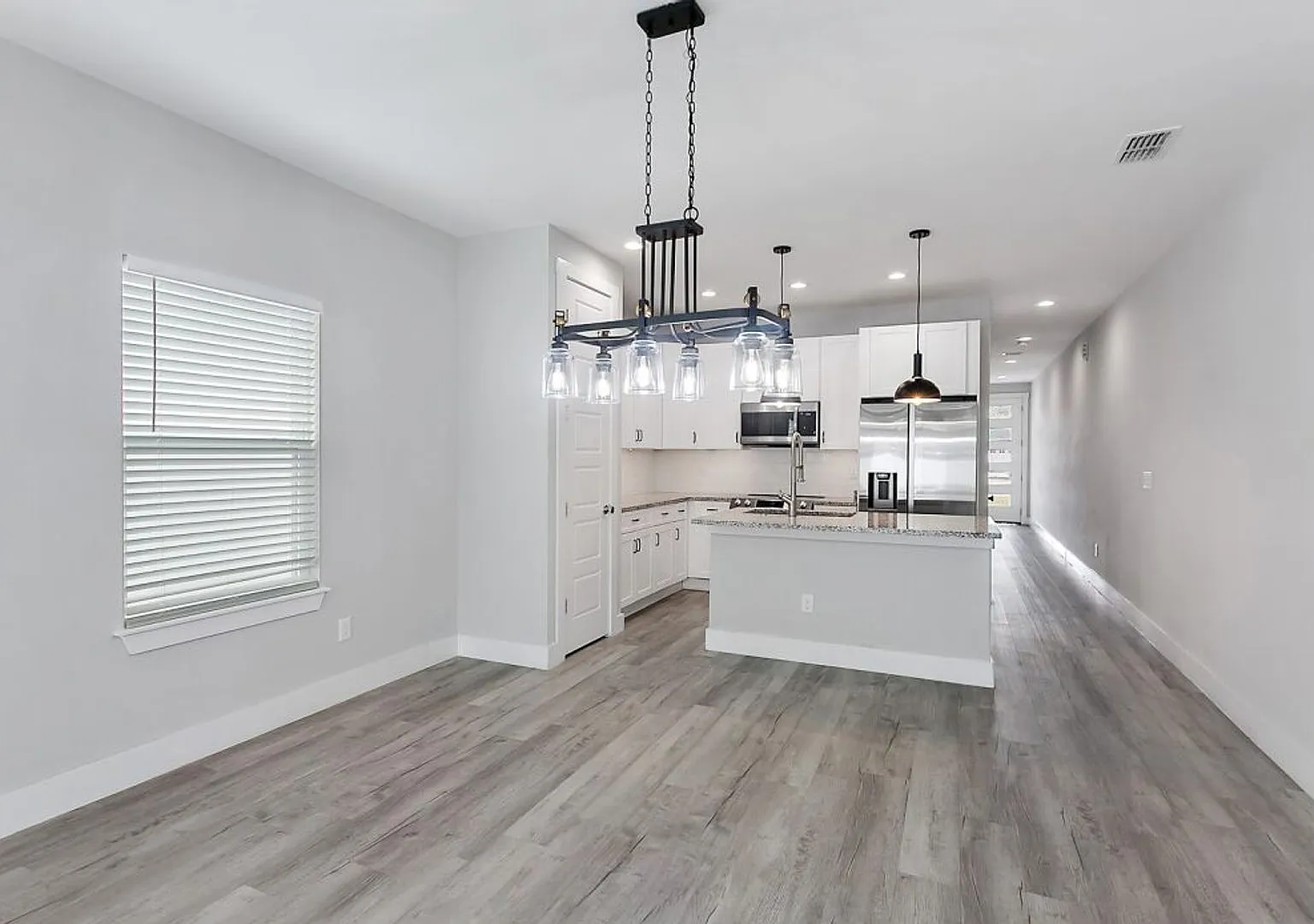 Welcome to coastal living at its finest! — Photo 4