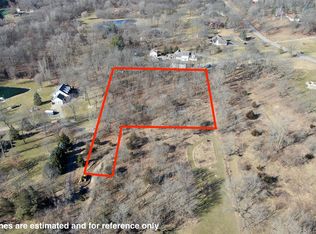 7495 Hartland Rd, Fenton, MI 48430