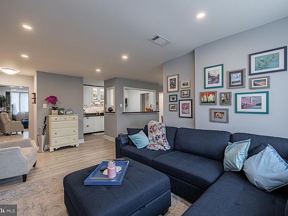 5th image of 489 N Armistead St APT 303