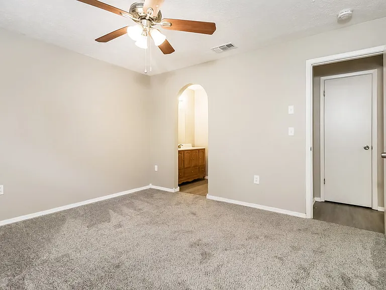13403 Woodward Dr — Photo 11
