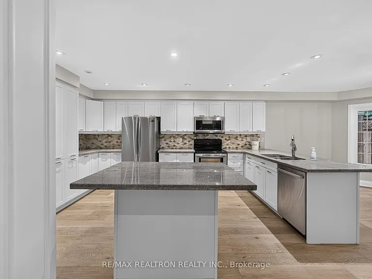 49 Meekings Dr — Photo 43