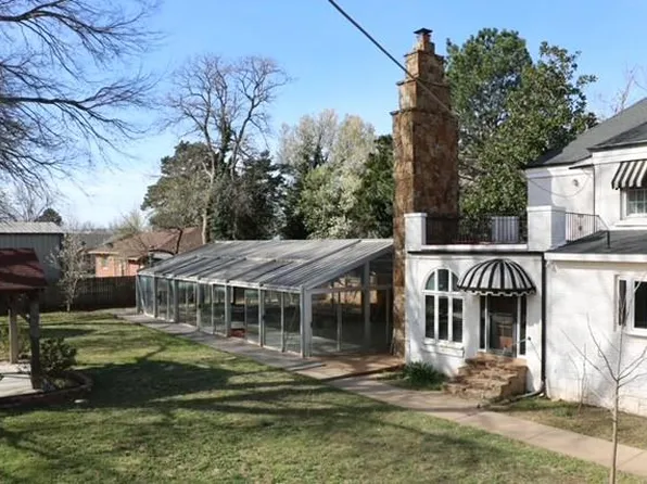 511 S 9th St, Clinton, OK 73601