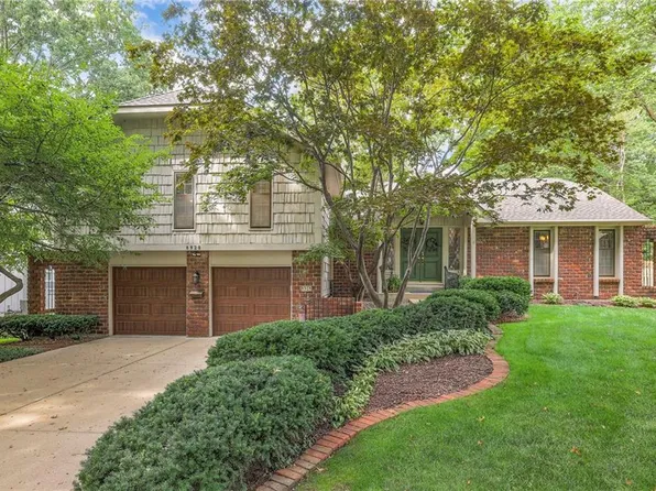 8928 Birch Ln, Prairie Village, KS 66207
