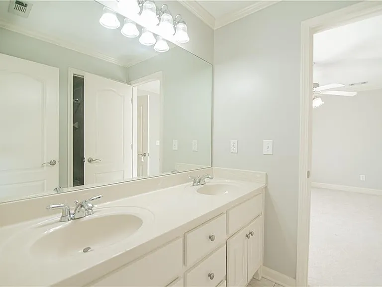 4012 Erin Dr — Photo 55