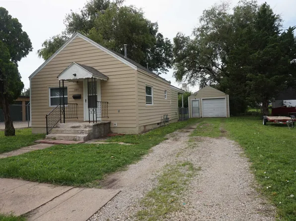 506 Cottage Ave, Abilene, KS 67410