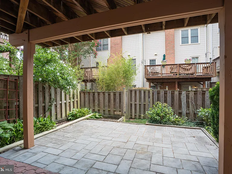 341 S Pickett St — Photo 47
