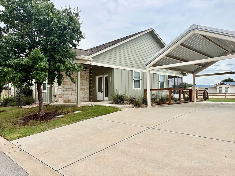 241 Rose Dr #B — Photo 16
