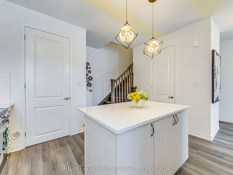 1805 Thames Cir — Photo 13