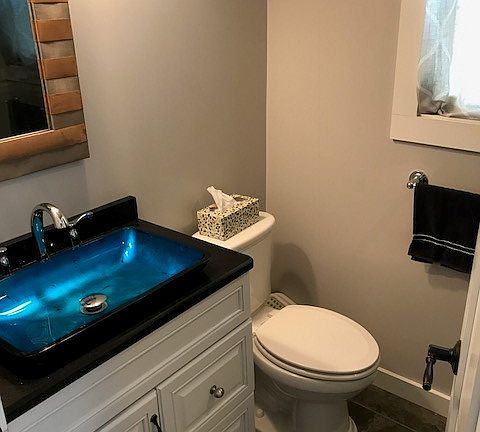 1st floor bathroom 