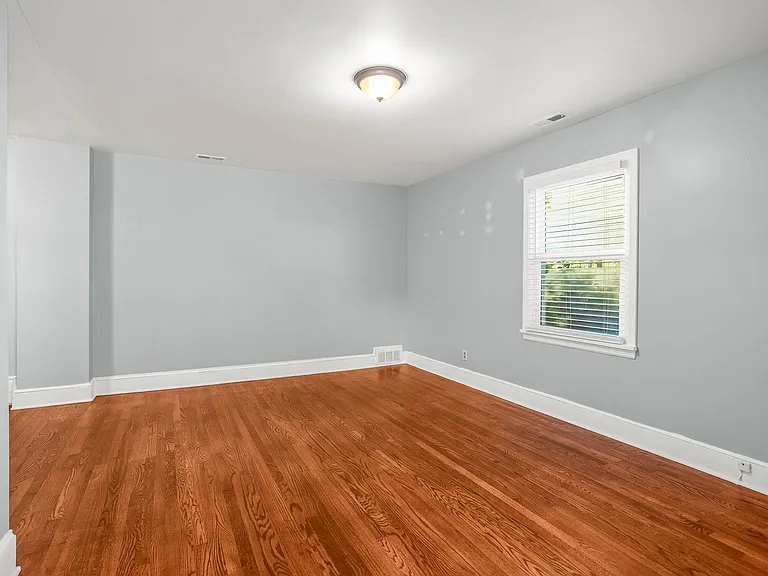 5038 Pinewood Dr — Photo 7