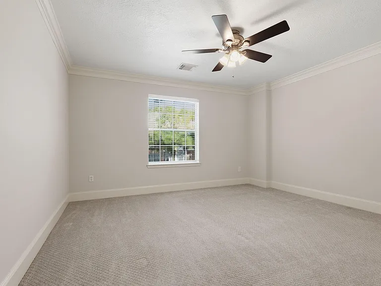 10138 Bayou Manor Ln — Photo 15