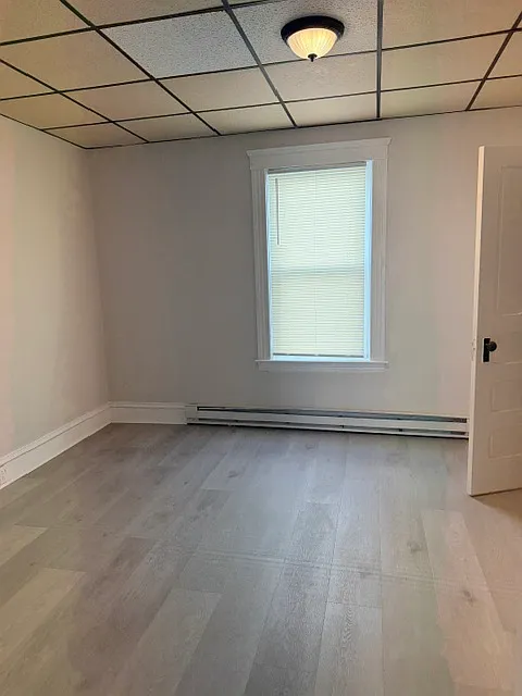 3 bed, 1000 sqft, $2,150 — Photo 2