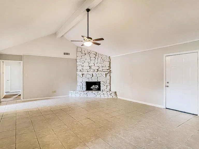 4290 Park Forest Dr — Photo 5