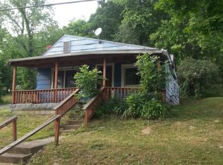 17 Morgan St, Glouster, OH 45732