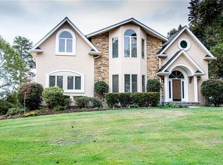 5748 Ridgewater Dr, Gainesville, GA 30506