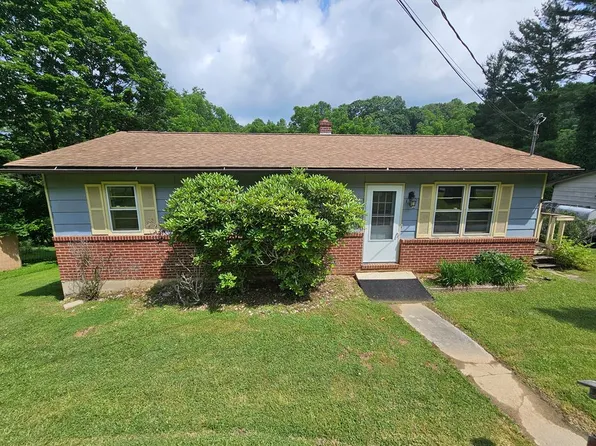 112 Laurel St, Galax, VA 24333