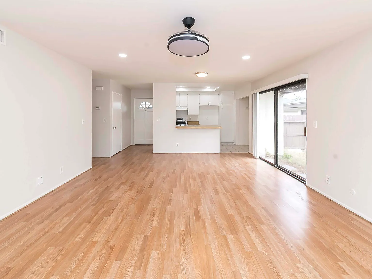 2 bed, 1100 sqft, $2,950 — Photo 4