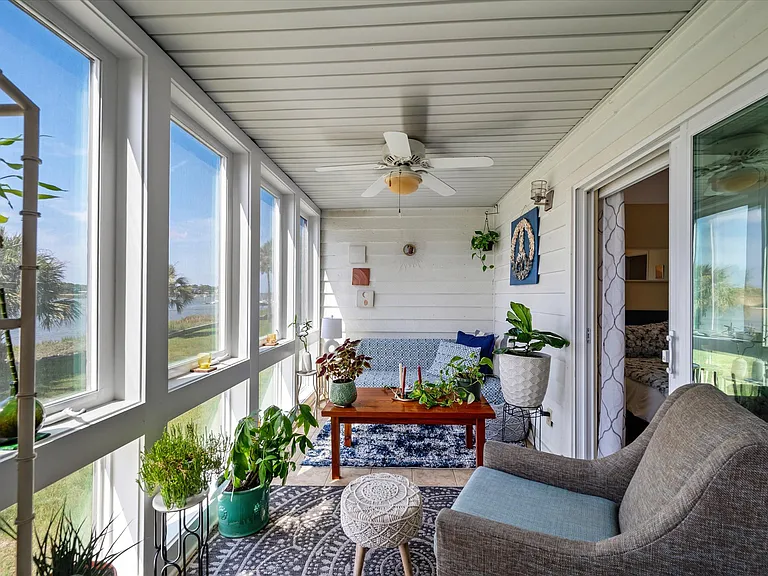 4 W Mariners Cay Dr — Photo 1