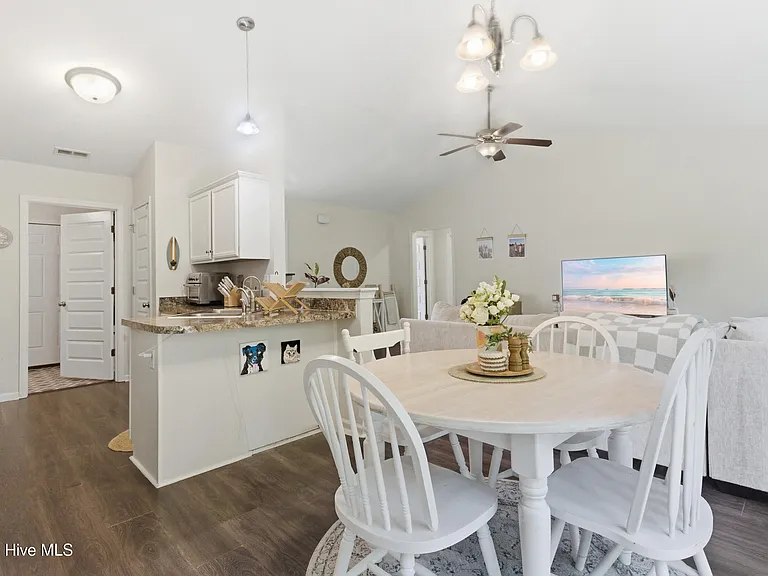 211 N Windy Ridge Rd — Photo 13
