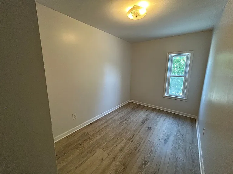 640 W 13th St — Photo 10